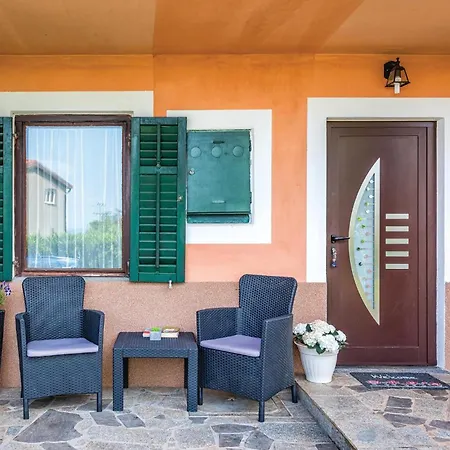 1 Bedroom Stunning In Apartamento
