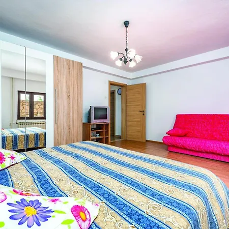 Apartment 1 Bedroom Stunning In