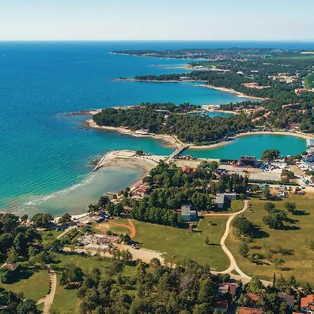 1 Bedroom Stunning In Apartment Kastel